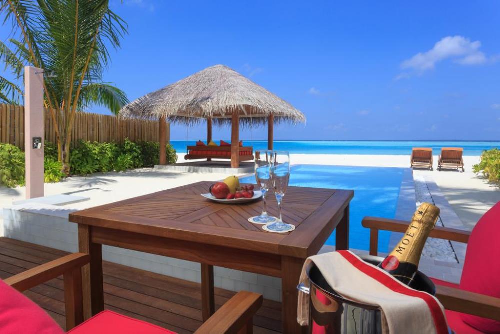 content/hotel/Sun Aqua Vilu Reef/Accommodation/Sun Aqua Pool Villa/SunAquaViluReef-Acc-SunAquaPoolVilla-01.jpg